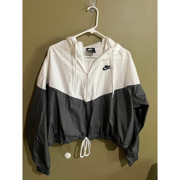 Nike Jackets & Blazers - Nike cropped light weight jacket XL